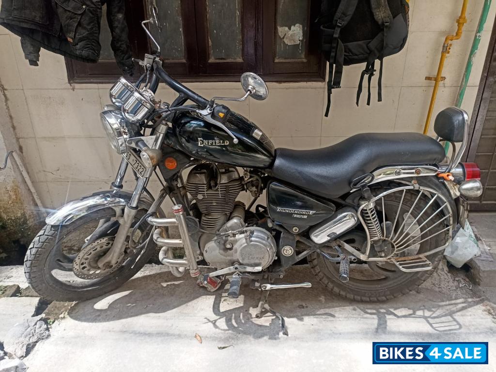 Black Royal Enfield Thunderbird TwinSpark 350