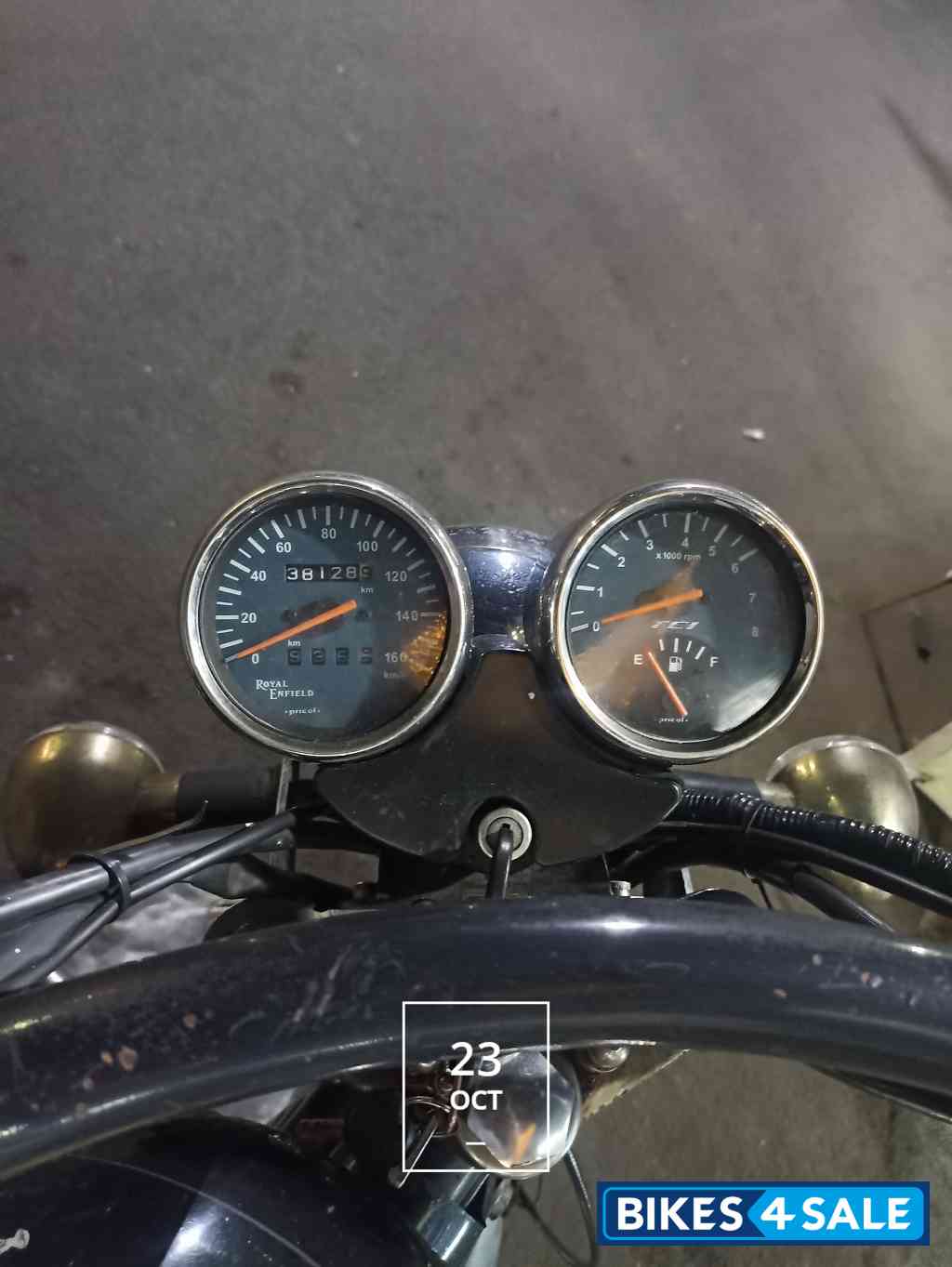 Black Royal Enfield Thunderbird TwinSpark 350