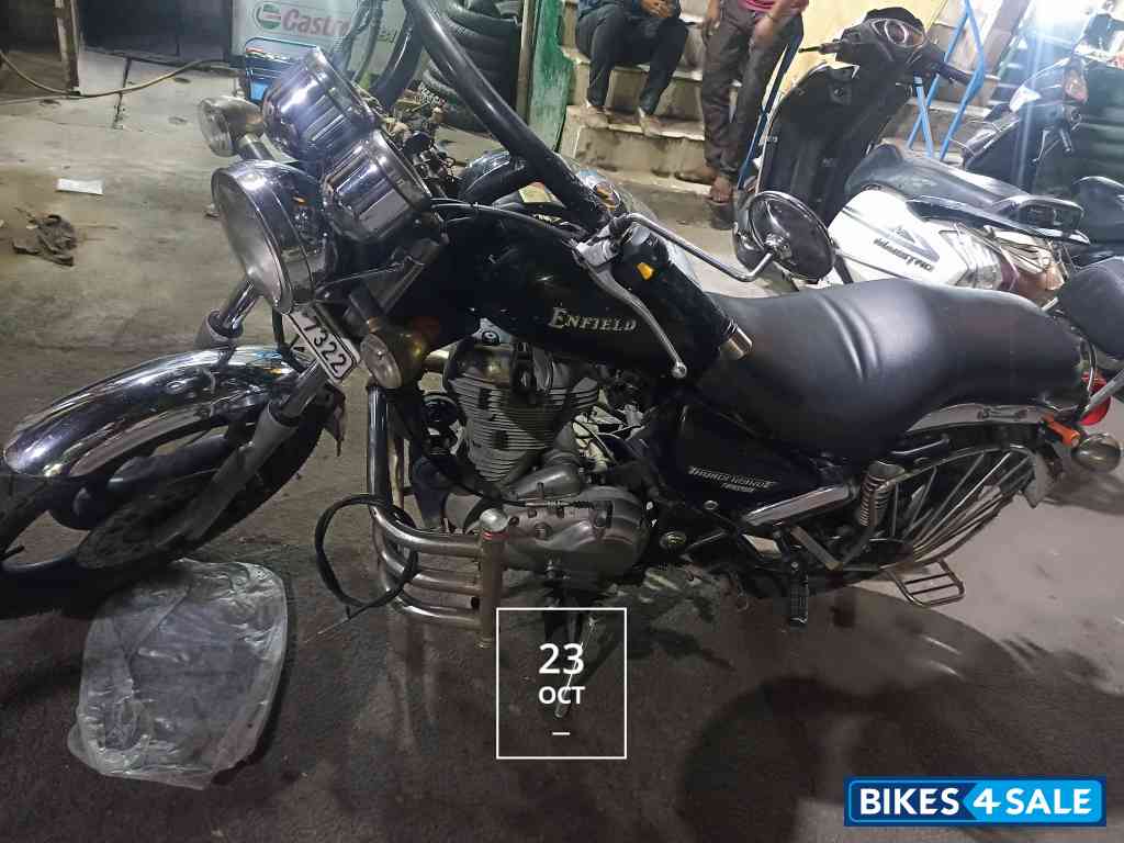 Black Royal Enfield Thunderbird TwinSpark 350