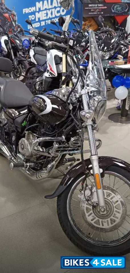 Black Bajaj Avenger Cruise 220 BS6