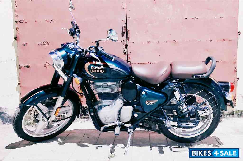 Green Royal Enfield Classic 350 Dual Channel BS6