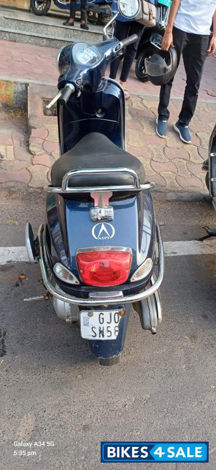 Vespa LX 125