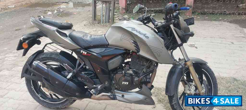 Titanum Gray TVS Apache RTR 200 4V Titanum Gray TVS Apache RTR 200 4V