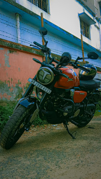 Magma Red TVS Ronin SS