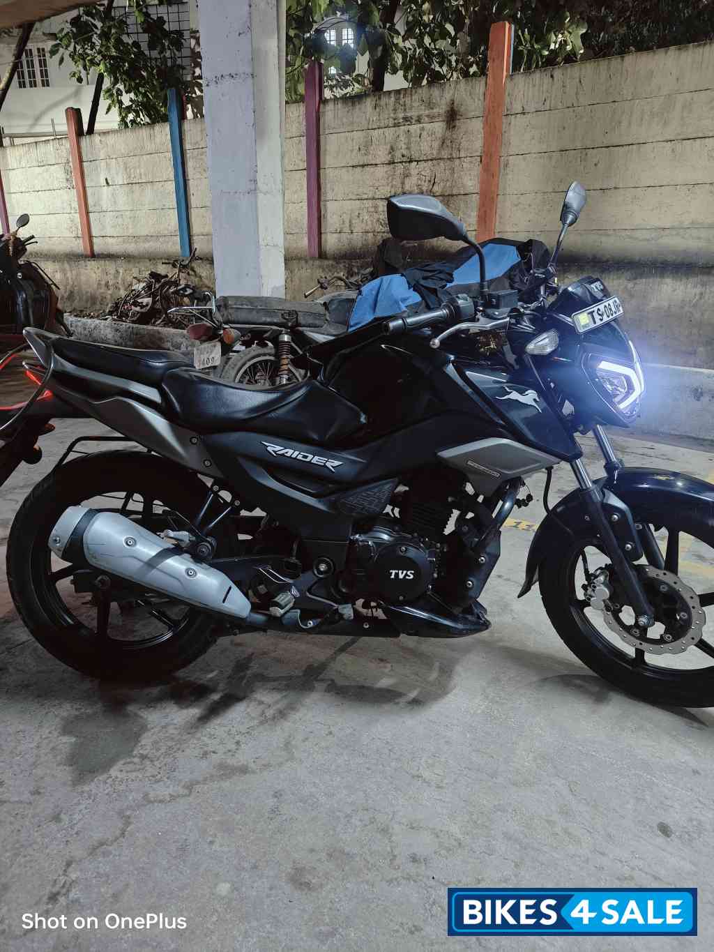 Wicked Black TVS Raider SX Wicked Black TVS Raider SX