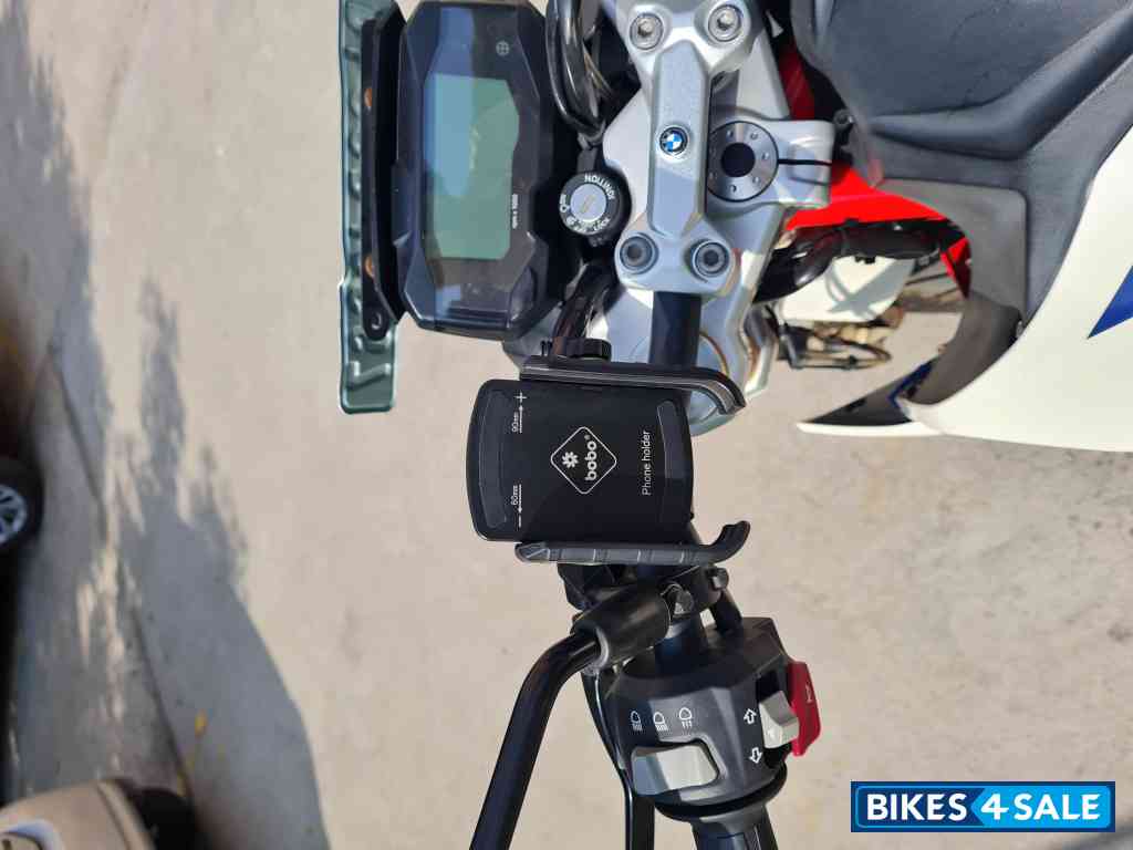 Polar White Racing B BMW G 310 R BS6