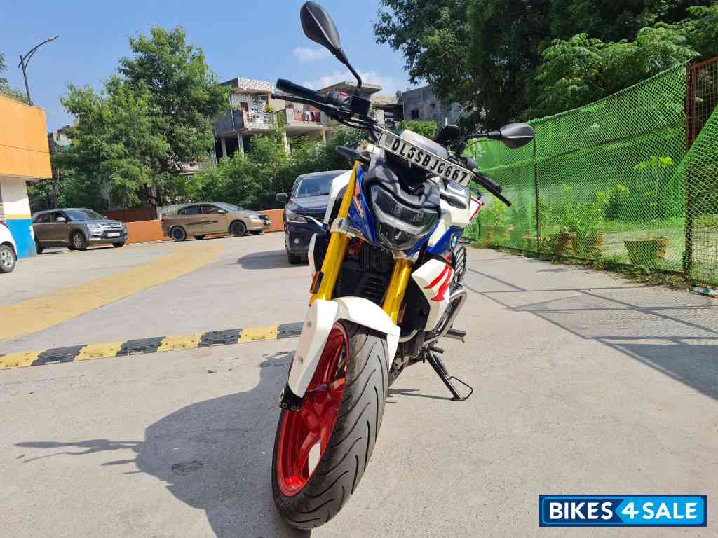 Polar White Racing B BMW G 310 R BS6