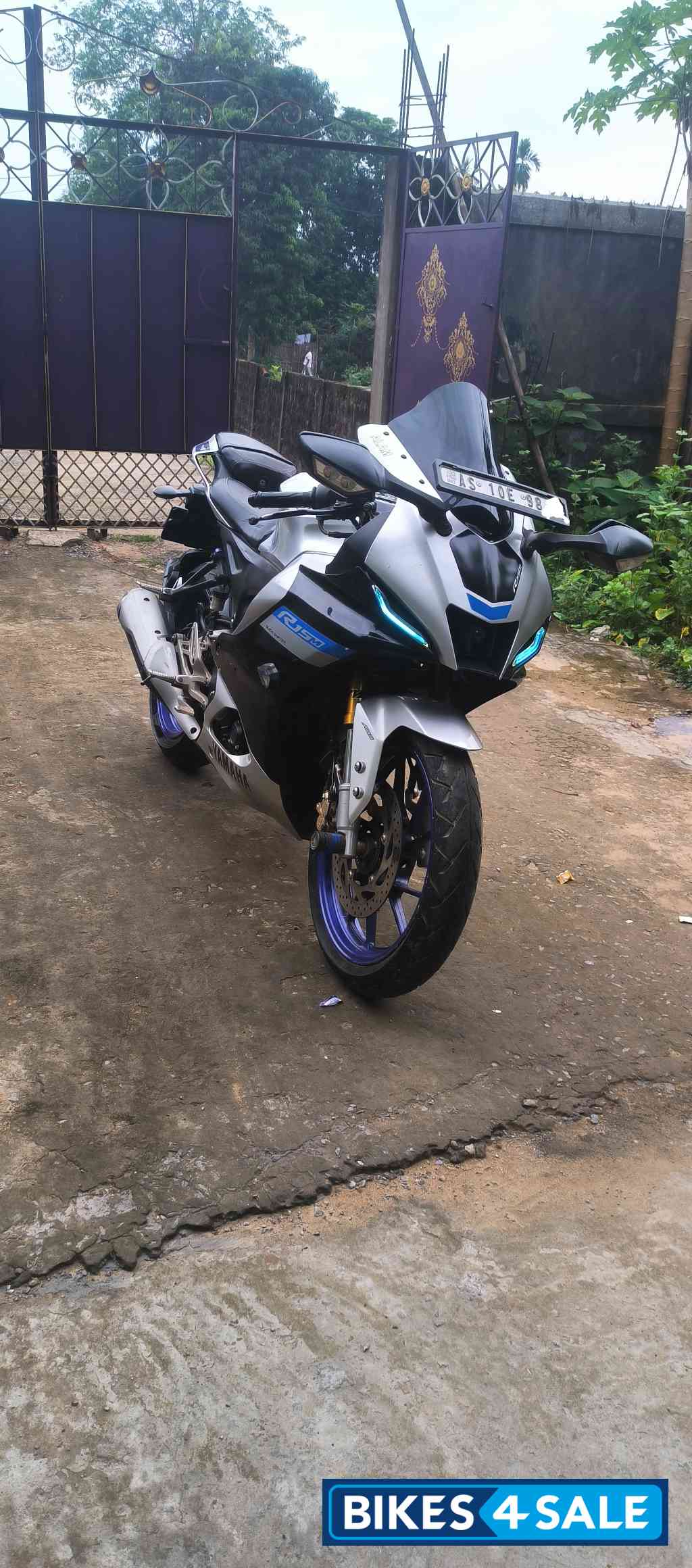 Yamaha R15M