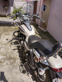 Moon White Bajaj Avenger Cruise 220 BS6