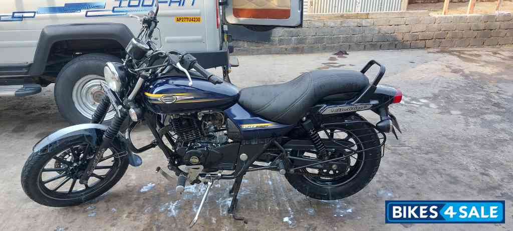 Blue Bajaj Avenger Street 150