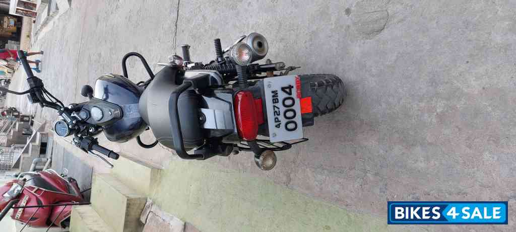 Blue Bajaj Avenger Street 150