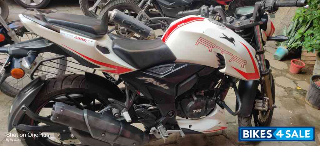 TVS Apache RTR 200 4V