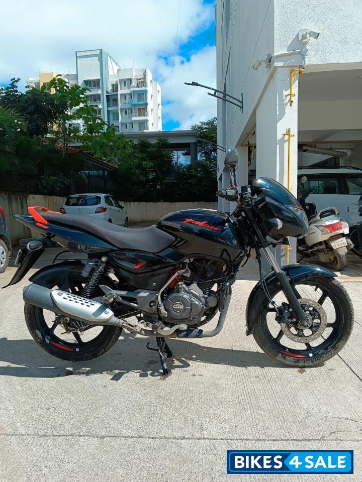 Bajaj Pulsar 150 Neon