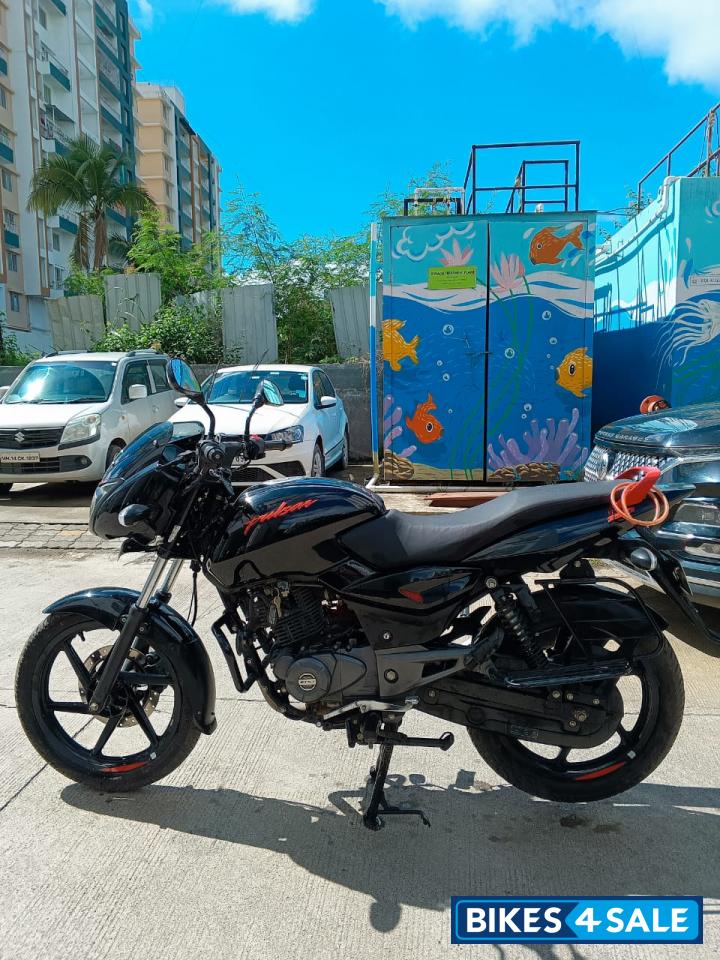 Bajaj Pulsar 150 Neon