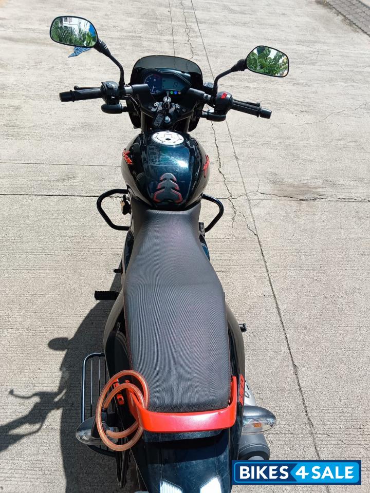 Bajaj Pulsar 150 Neon