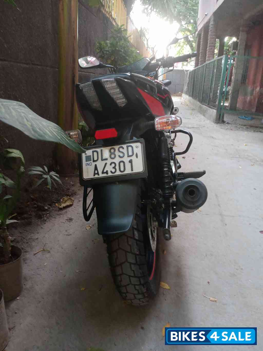Bajaj Pulsar 150 Twin Disc BS6 Bajaj Pulsar 150 Twin Disc BS6