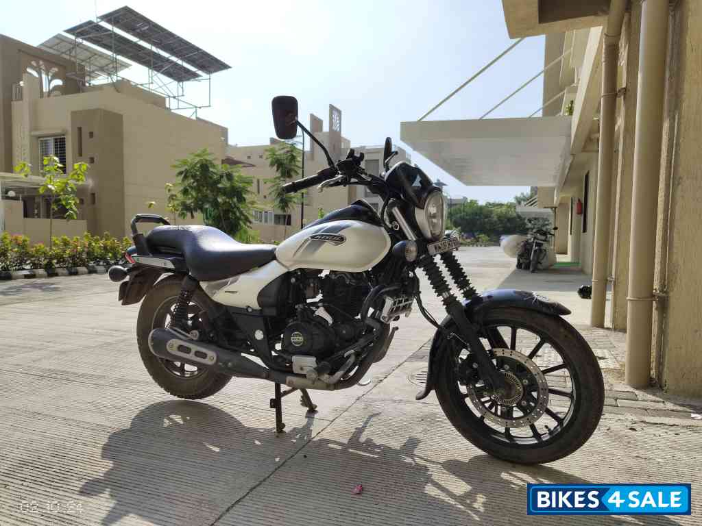 Bajaj Avenger Street 220