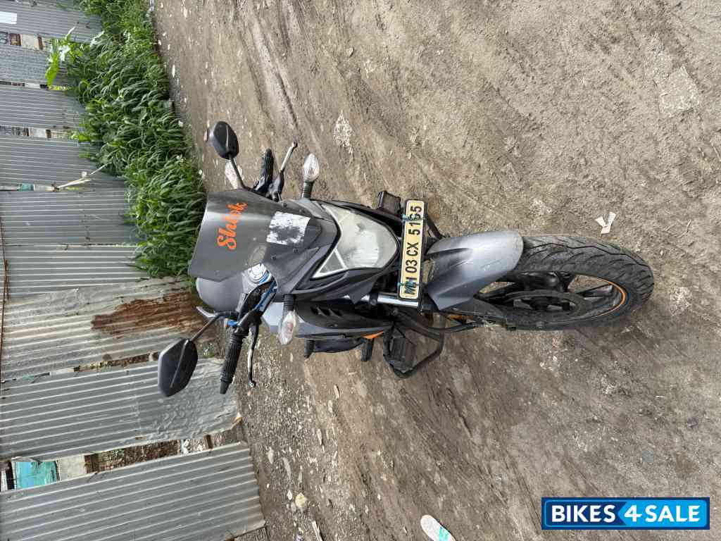 Orange Honda CB Hornet 160R