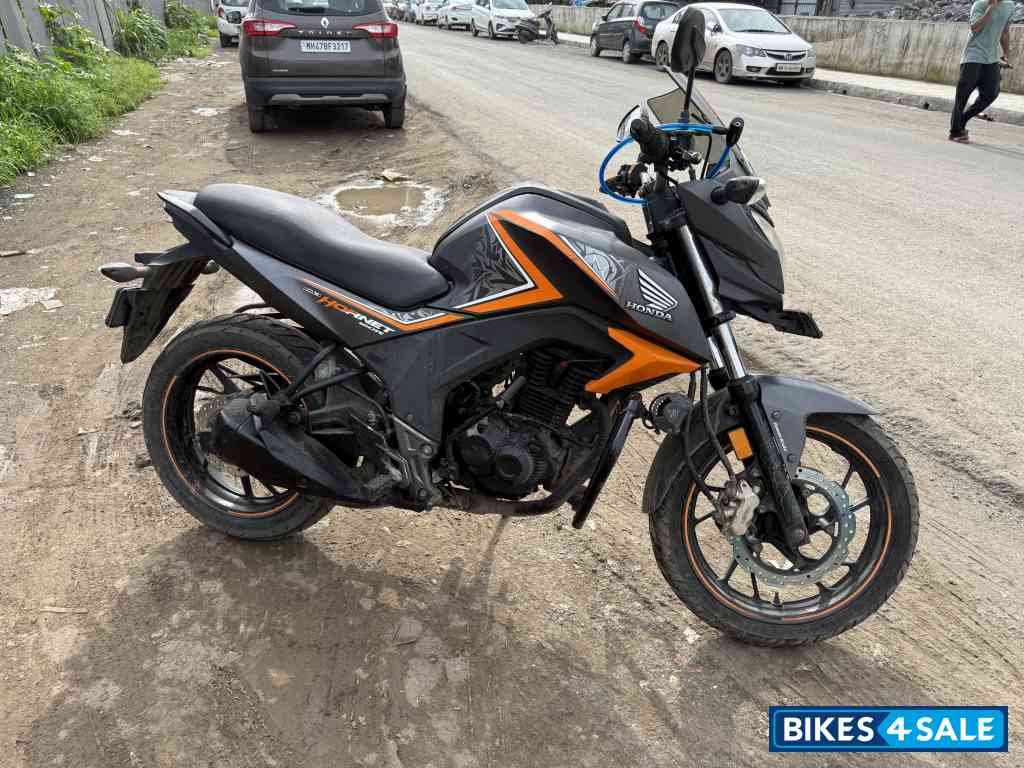 Orange Honda CB Hornet 160R