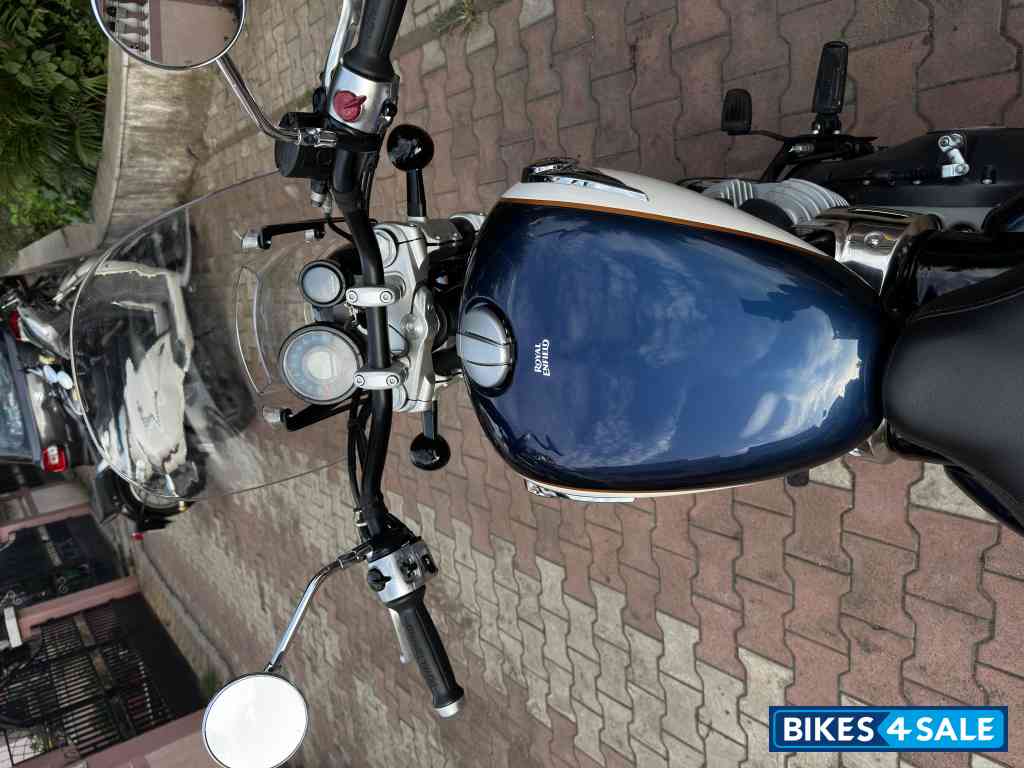 Blue Royal Enfield Super Meteor 650