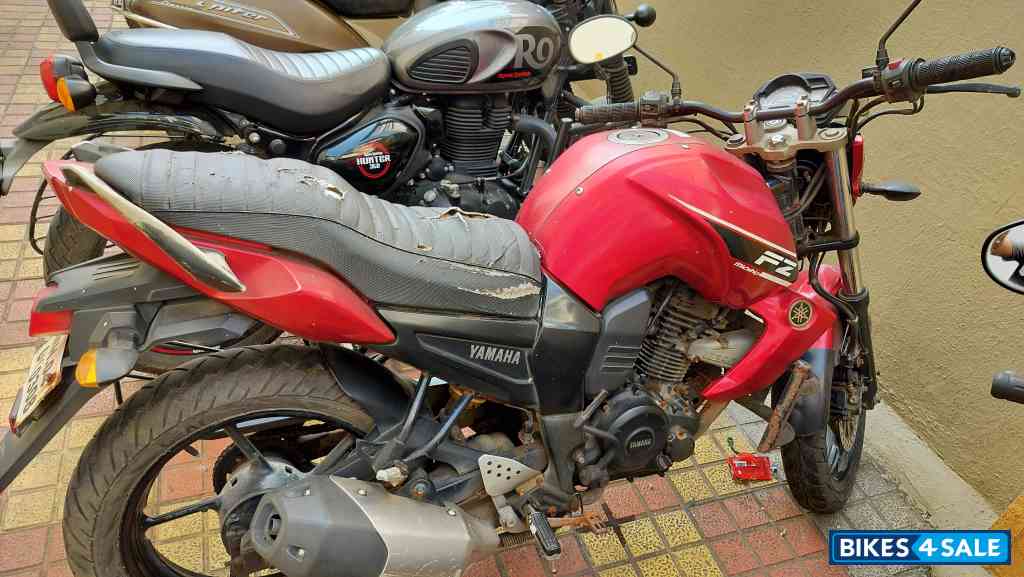 Red Yamaha FZ16