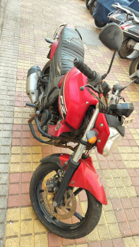 Red Yamaha FZ16