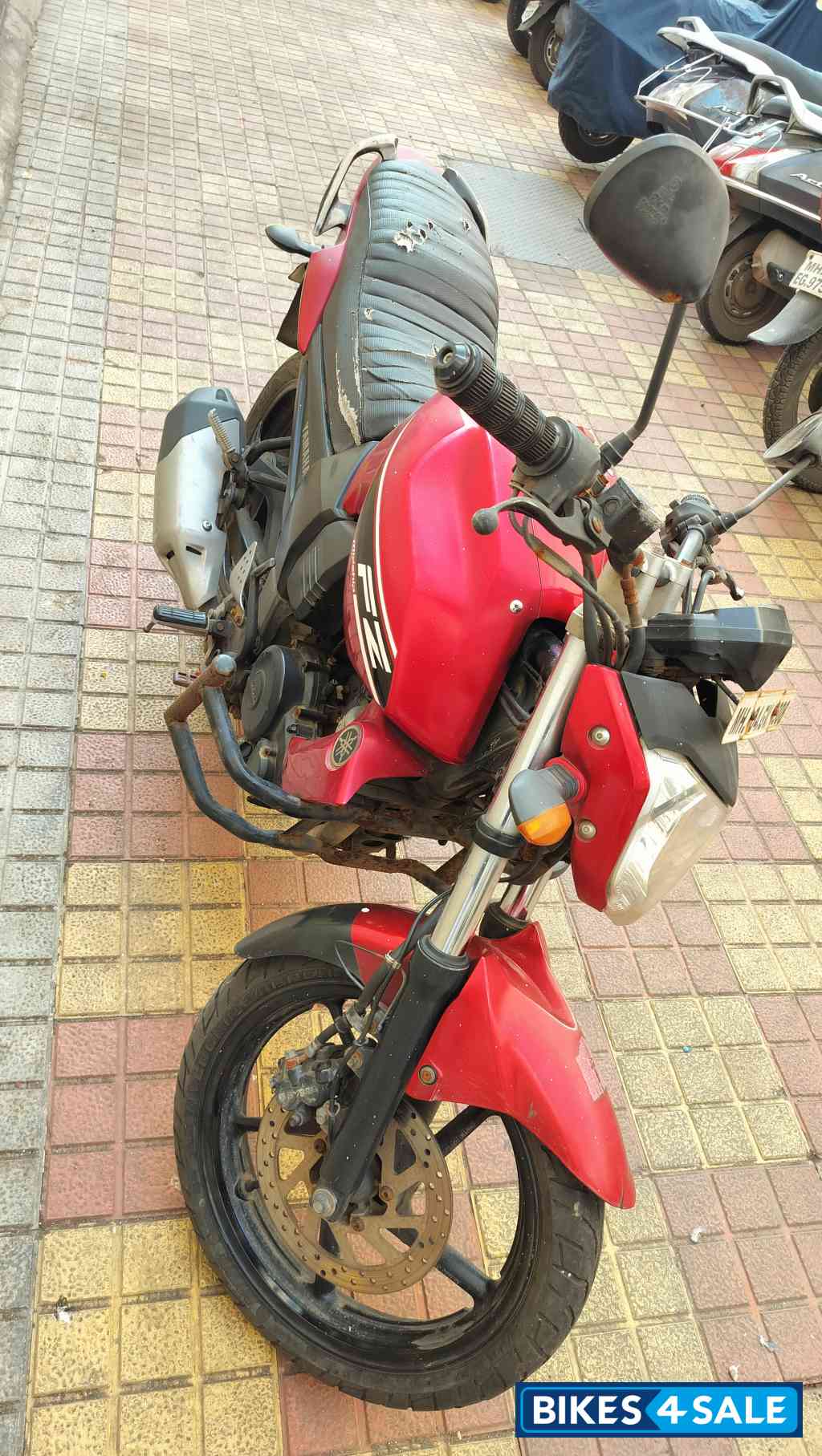 Red Yamaha FZ16