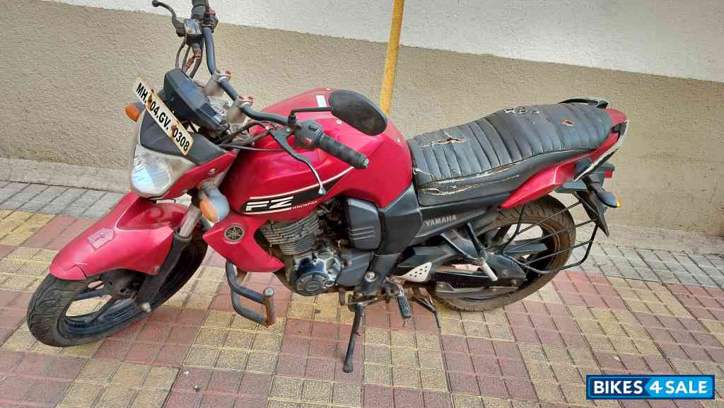 Red Yamaha FZ16