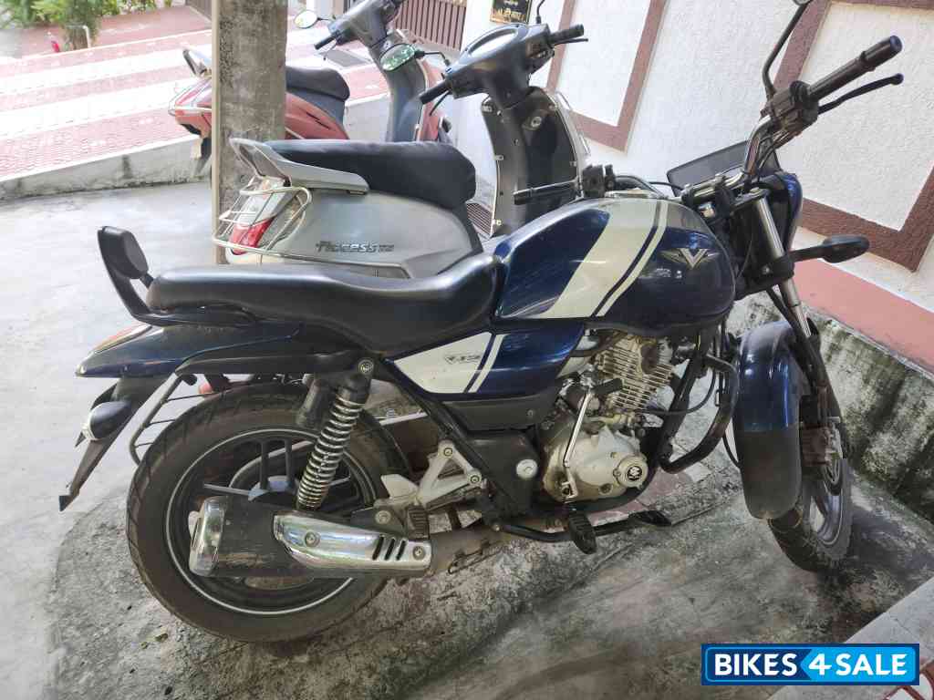 Bajaj V15