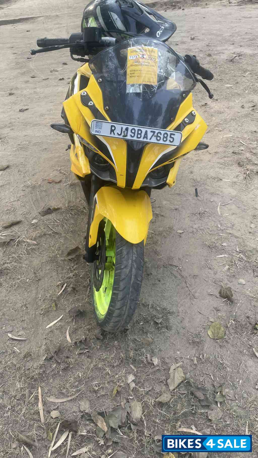 Yellow Bajaj Pulsar RS 200