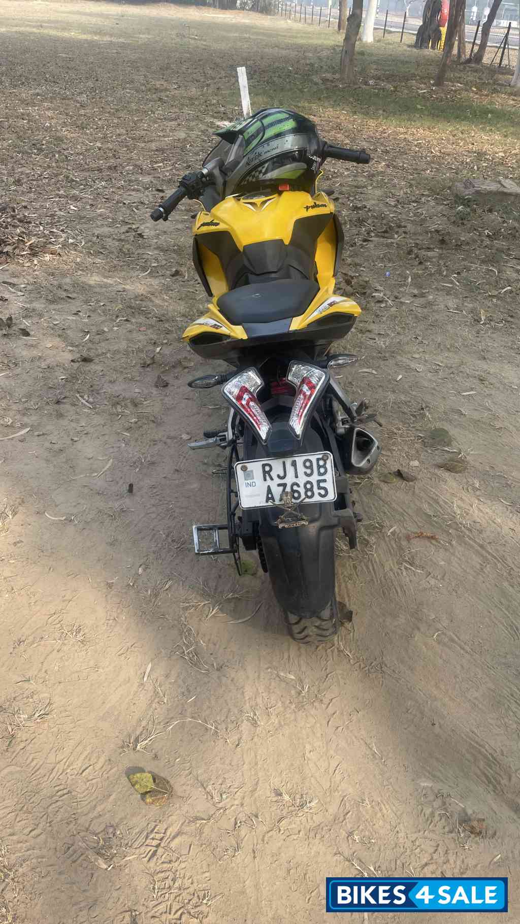 Yellow Bajaj Pulsar RS 200