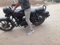 Royal Enfield Classic Stealth Black