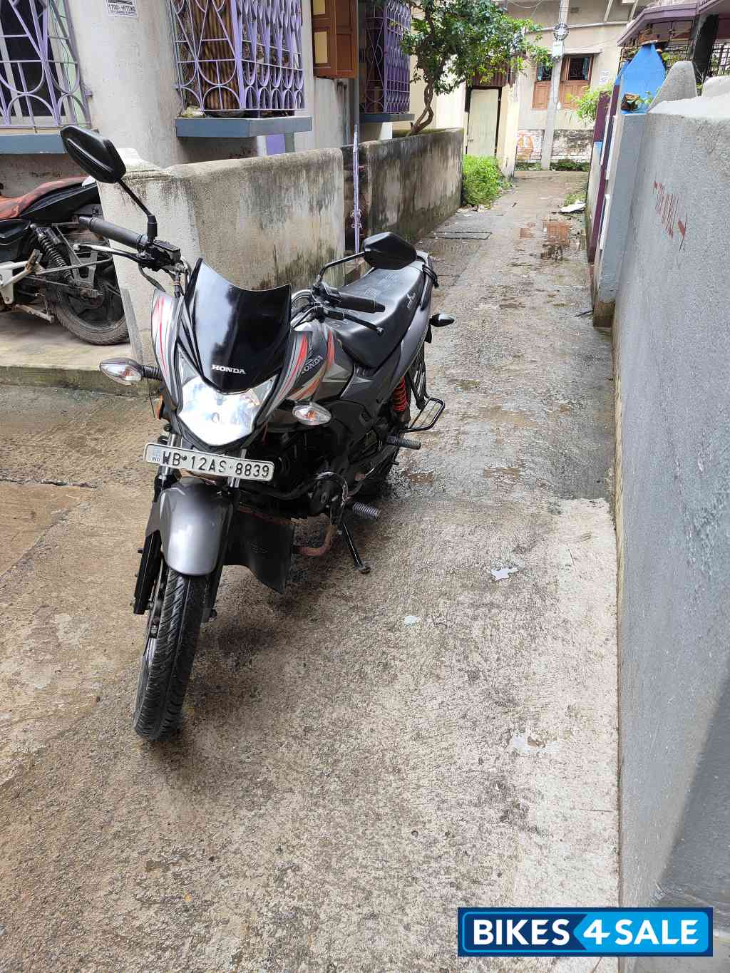 Grey Honda CB Shine SP