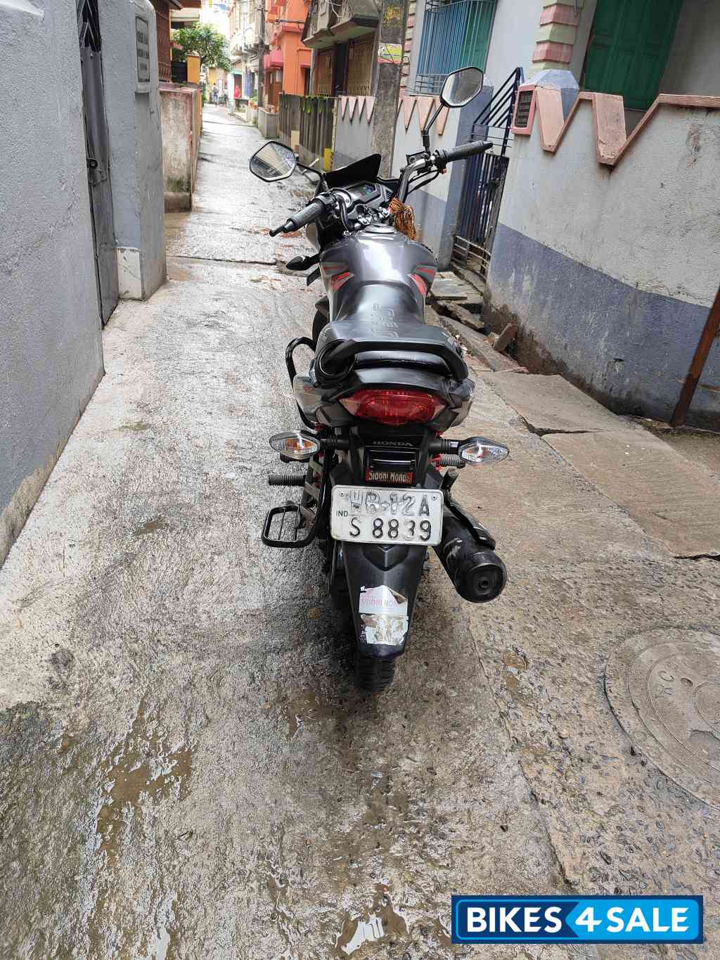 Grey Honda CB Shine SP