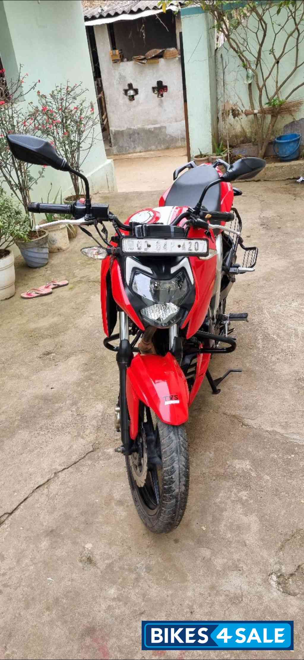 TVS Apache RTR 160 4V
