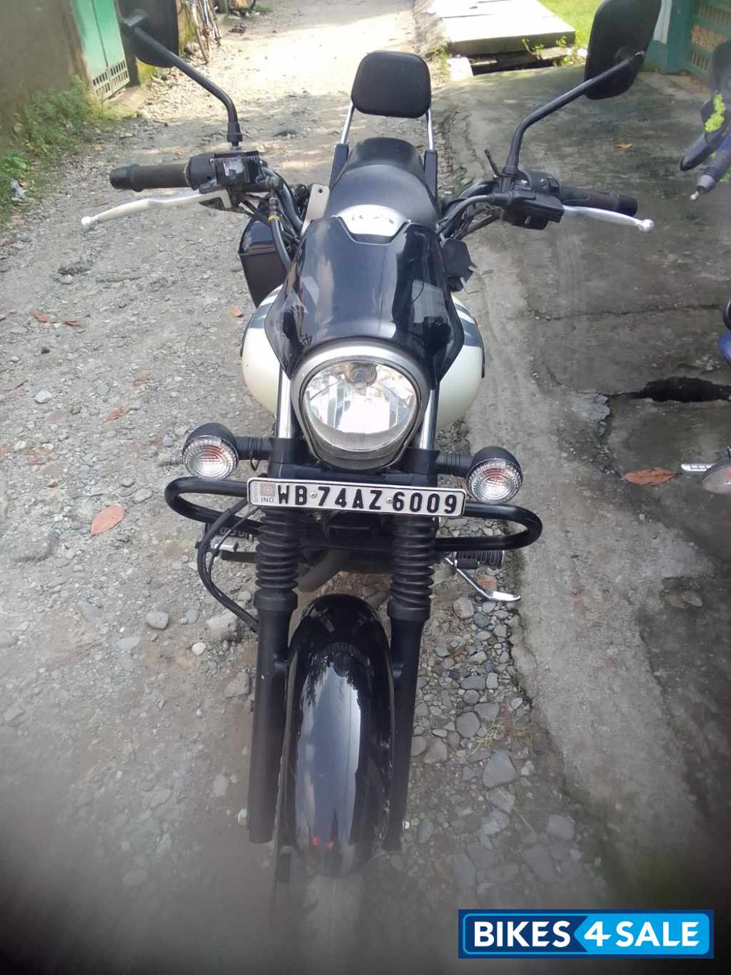 Bajaj Avenger Street 220