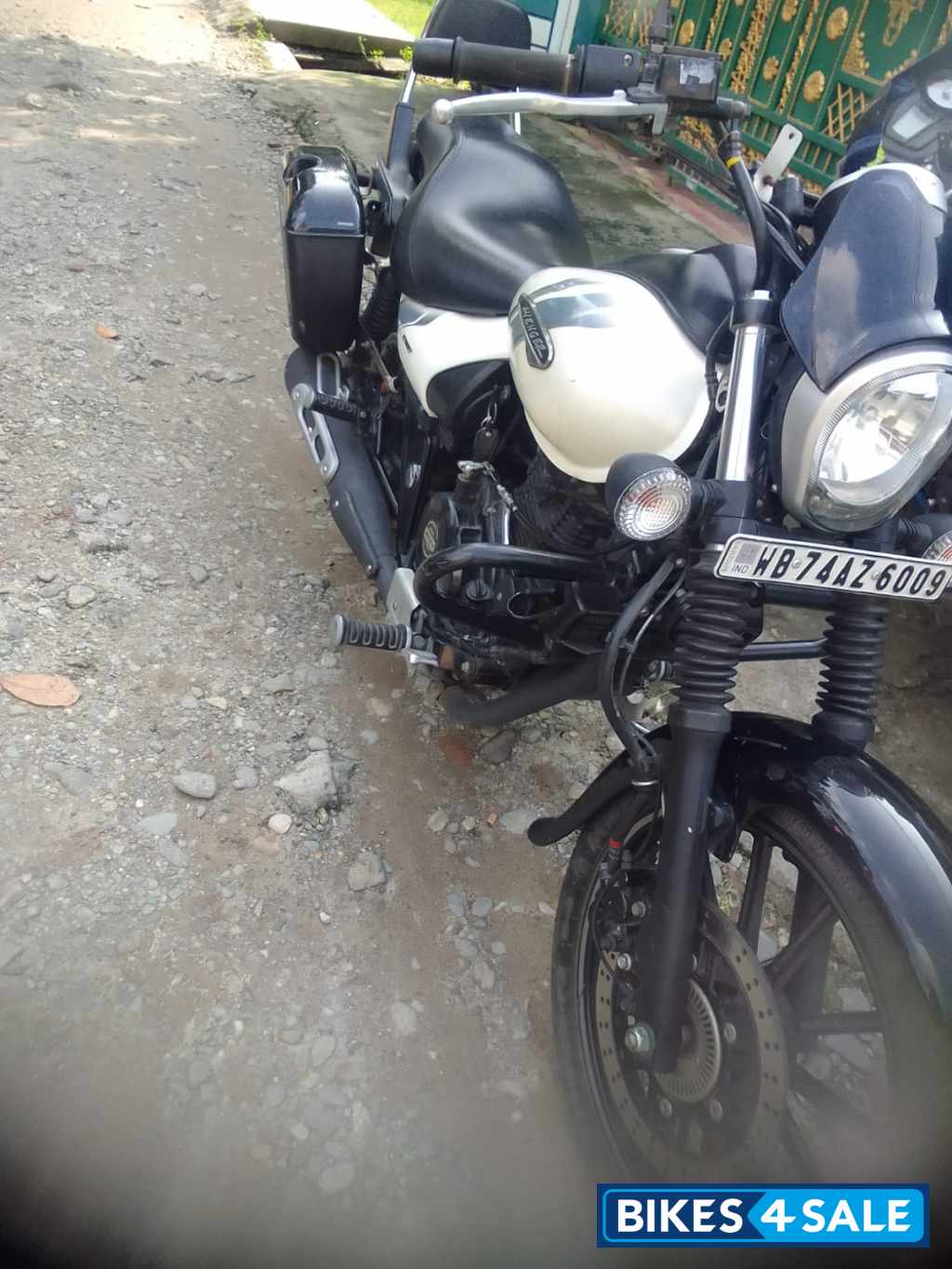 Bajaj Avenger Street 220