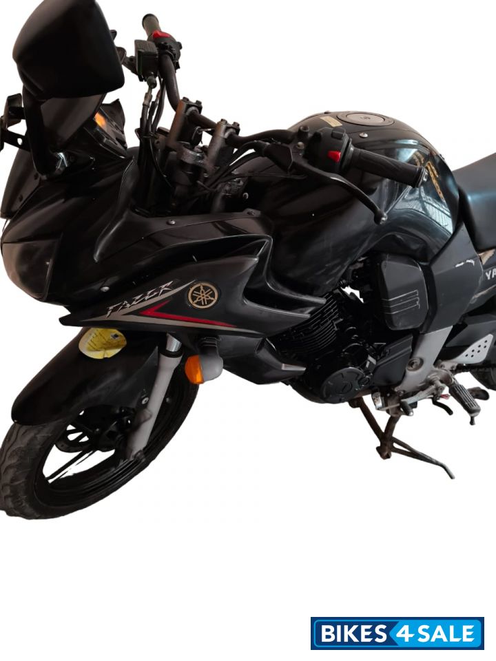 Midnight Black Yamaha Fazer
