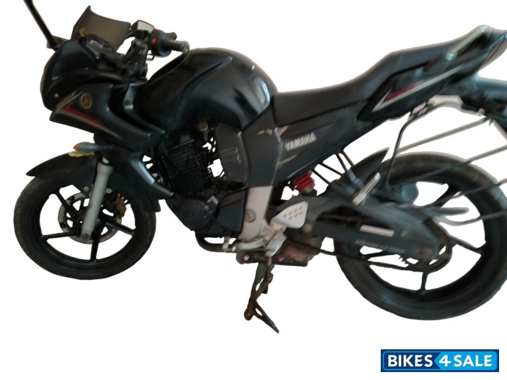 Midnight Black Yamaha Fazer