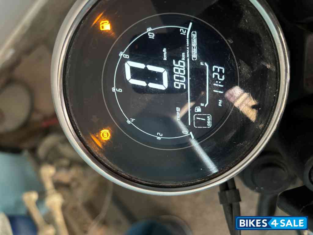 Jawa 42 Bobber Black Mirror