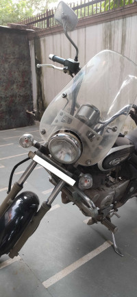 Black Bajaj Avenger Cruise 220
