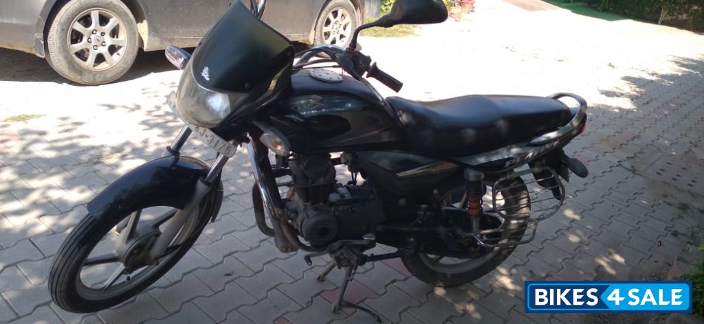 Black Bajaj Platina 100