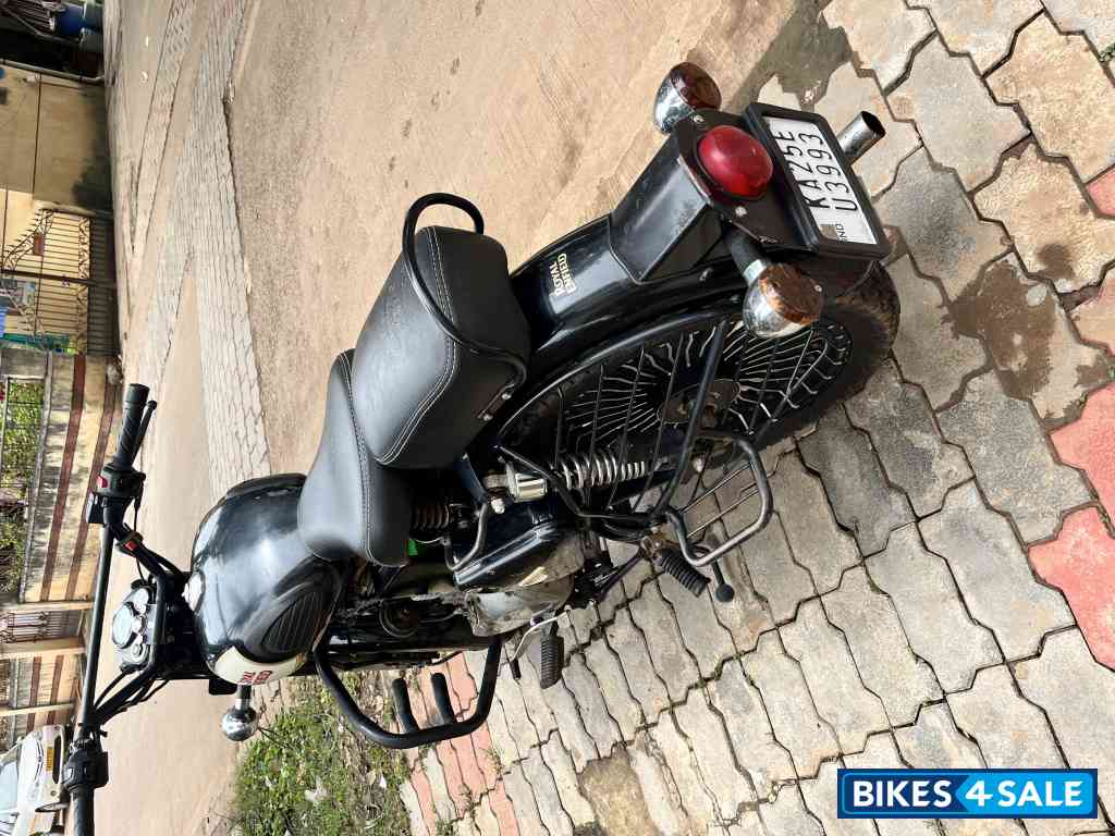Black Royal Enfield Classic 350