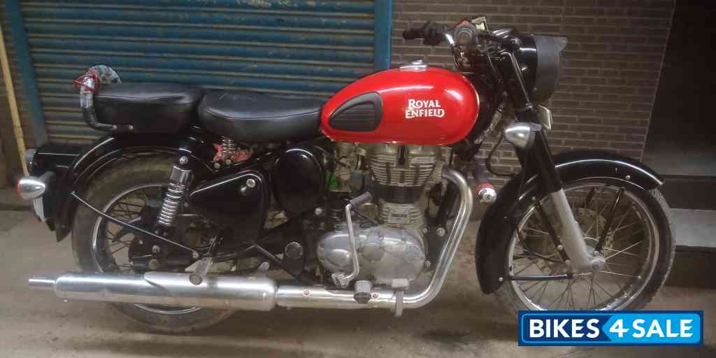 Redditch Red Royal Enfield Classic 350 Redditch Red Redditch Red Royal Enfield Classic 350 Redditch Red