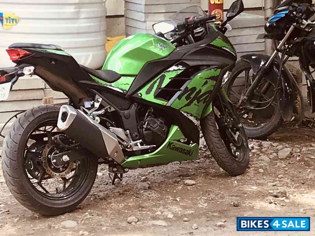Kawasaki Ninja 300 BS6