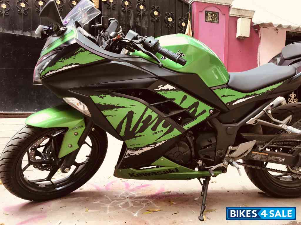 Kawasaki Ninja 300 BS6