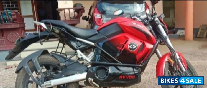 Red Revolt RV 400
