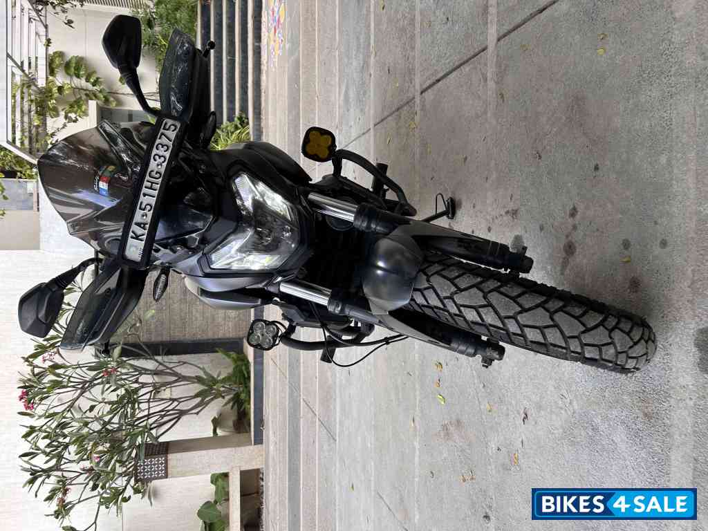 Matte Black Bajaj Dominar 400 ABS BS6