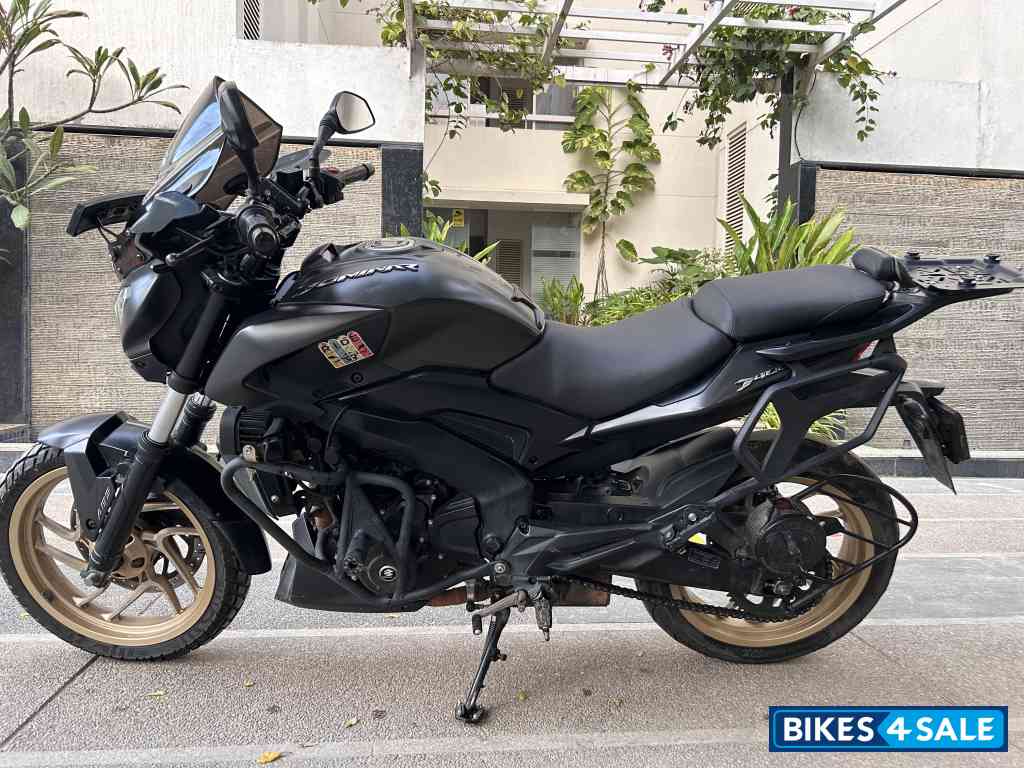 Matte Black Bajaj Dominar 400 ABS BS6
