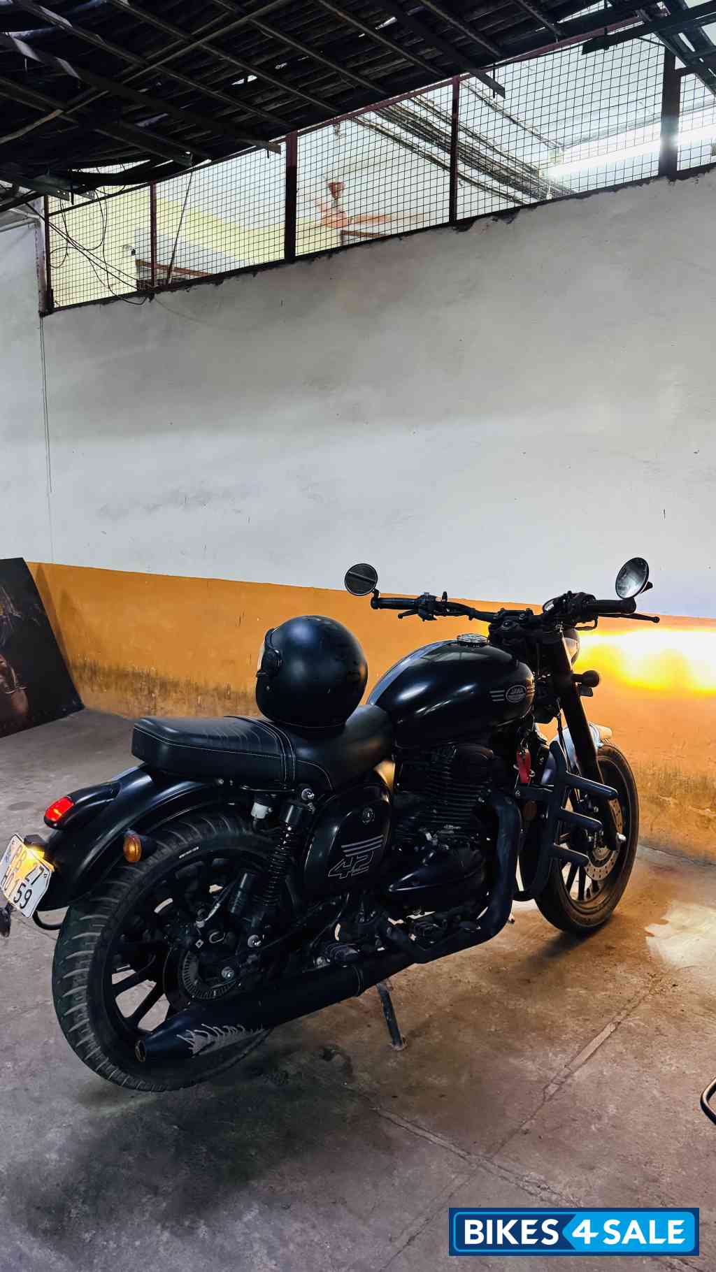 Jawa 42 Dual Channel ABS AllStar Black